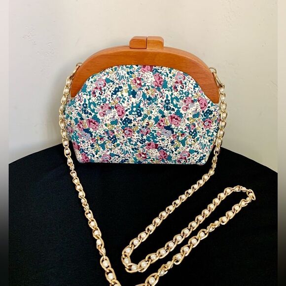 Handmade Genuine Leather Floral Printed Round Wooden Frame Clutch/CrossBody - Picture 2 of 16